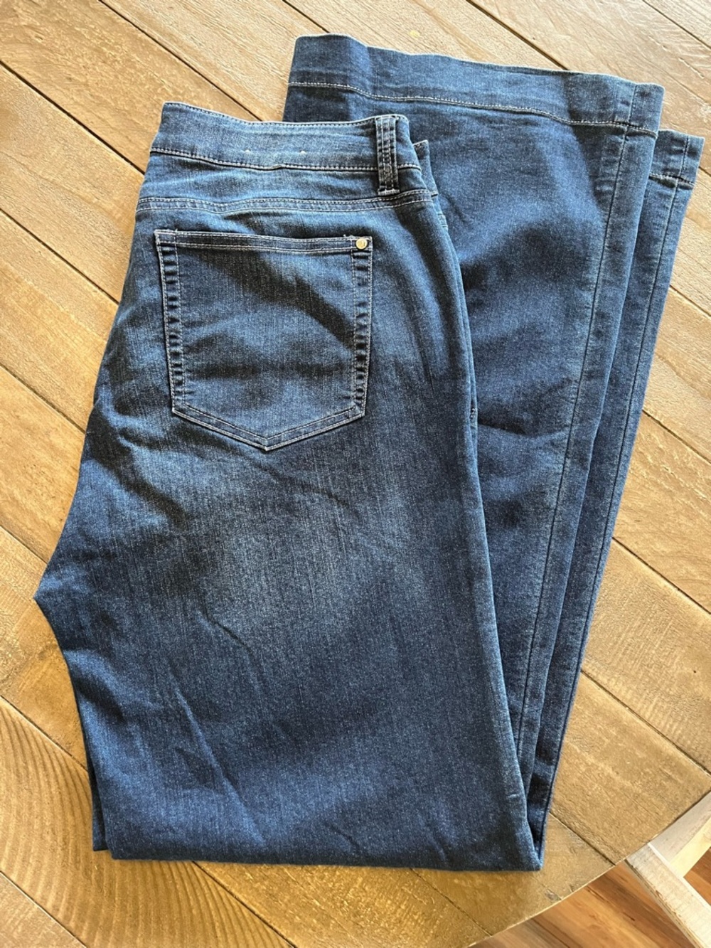 Dark Wash Denim Jeans - Classic Pocket Style